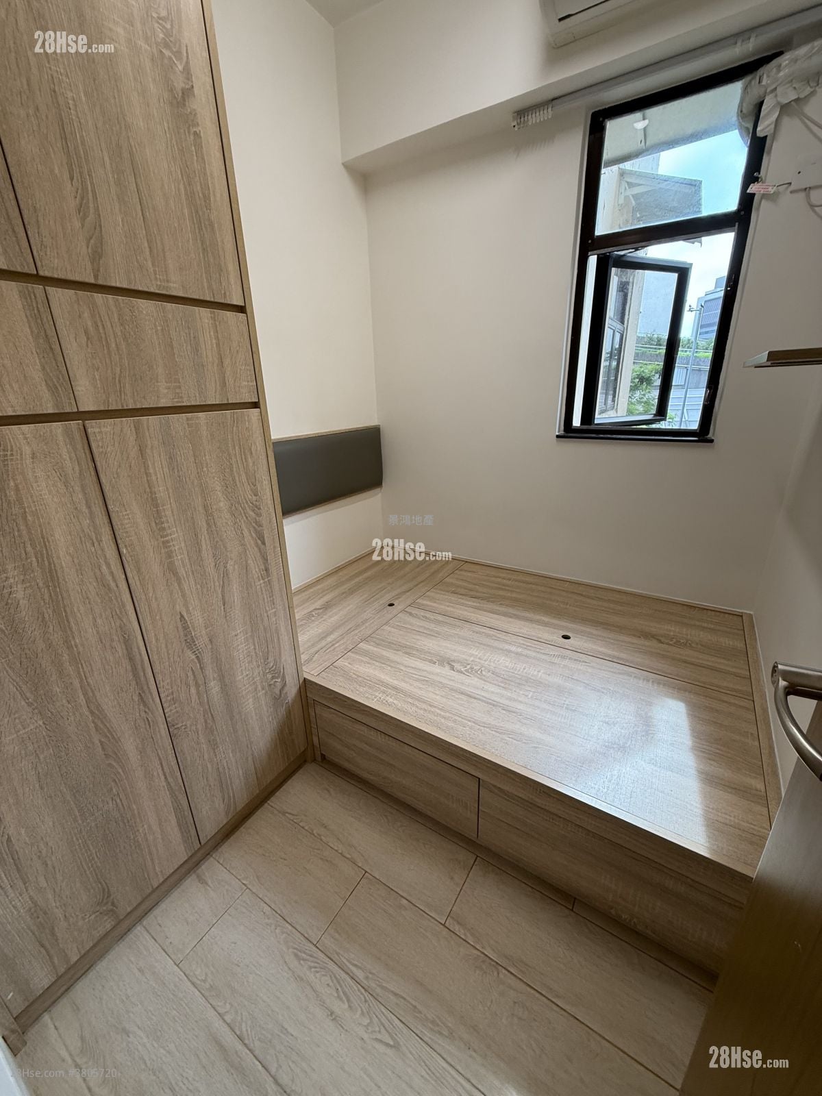 Man King Building Rental 2 Bedrooms , 1 Bathroom 280 ft²