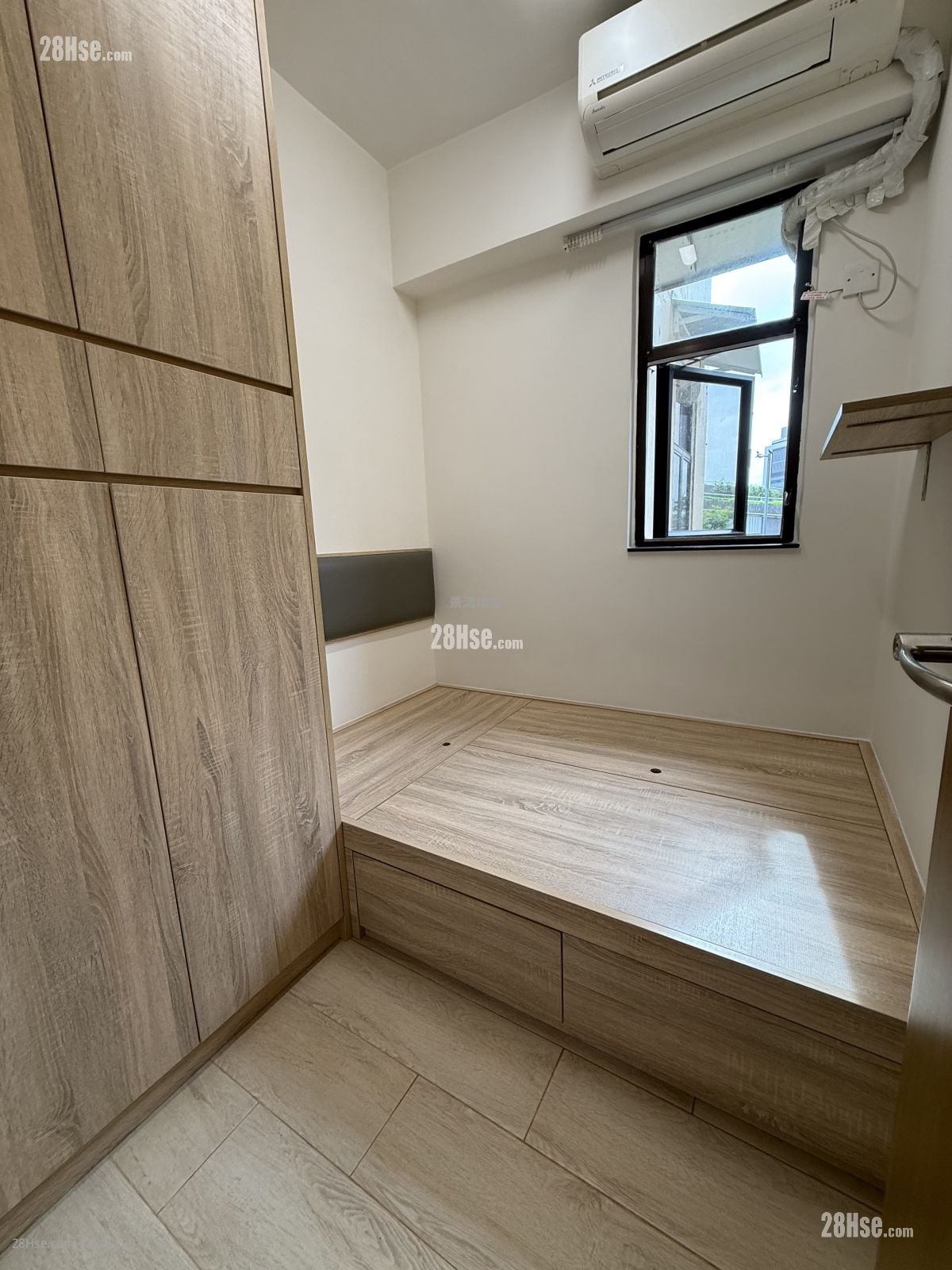 Man King Building Rental 2 Bedrooms , 1 Bathroom 280 ft²