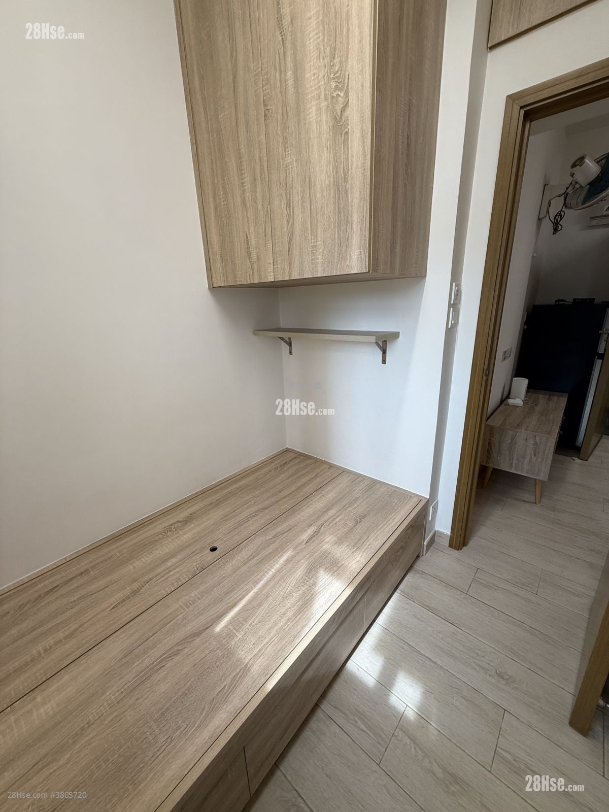 Man King Building Rental 2 Bedrooms , 1 Bathroom 280 ft²