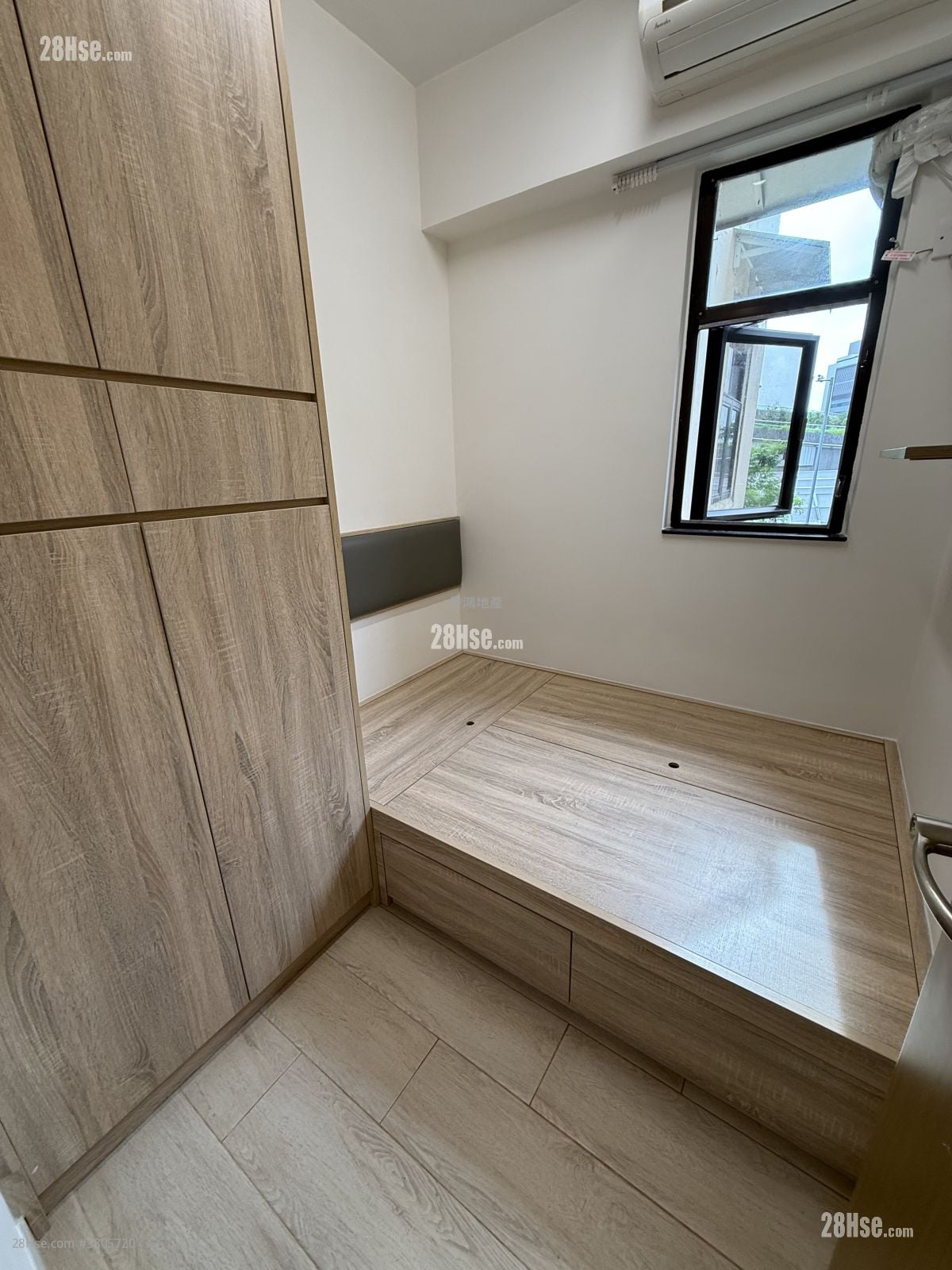 Man King Building Rental 2 Bedrooms , 1 Bathroom 280 ft²