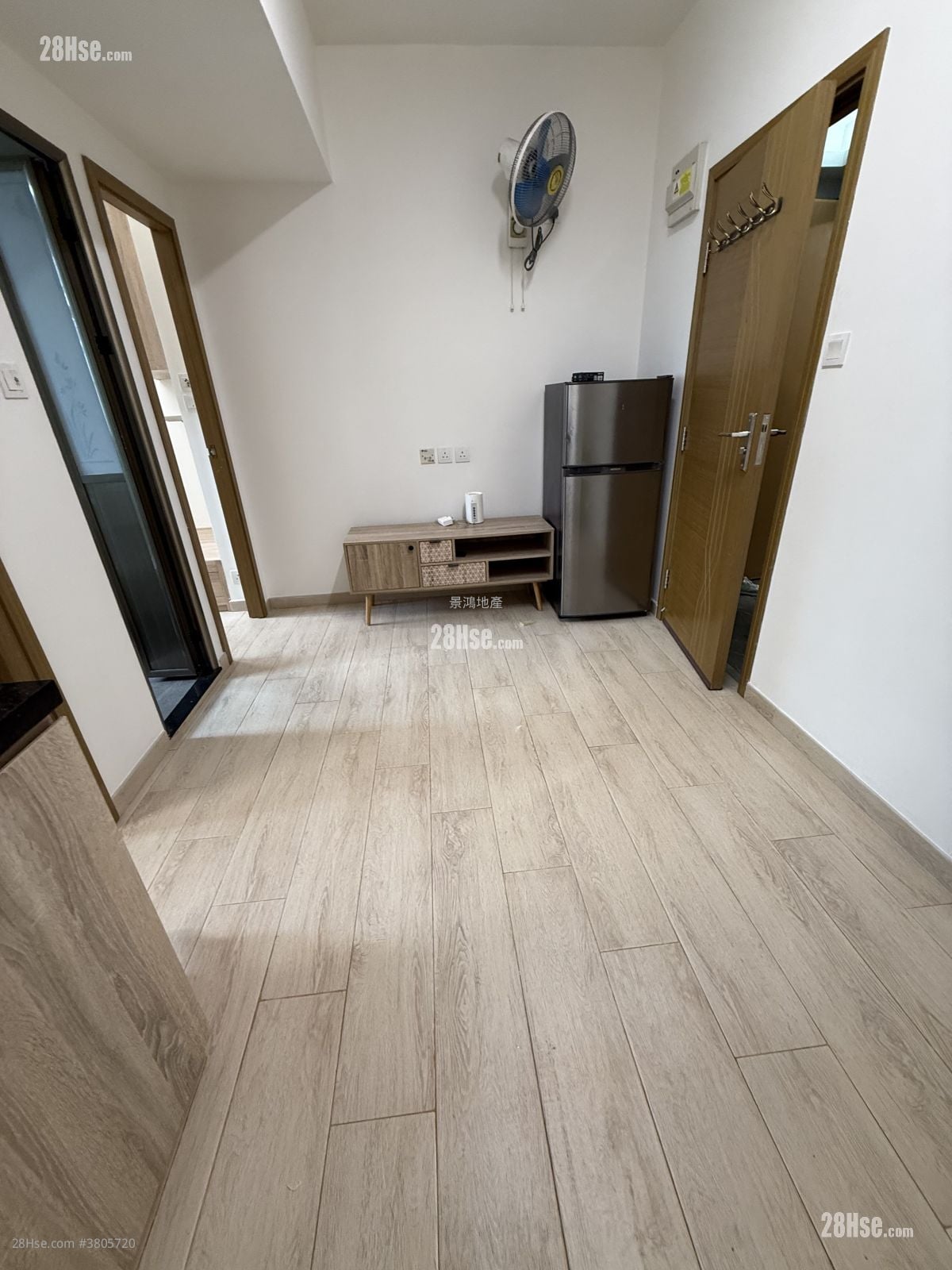 Man King Building Rental 2 Bedrooms , 1 Bathroom 280 ft²