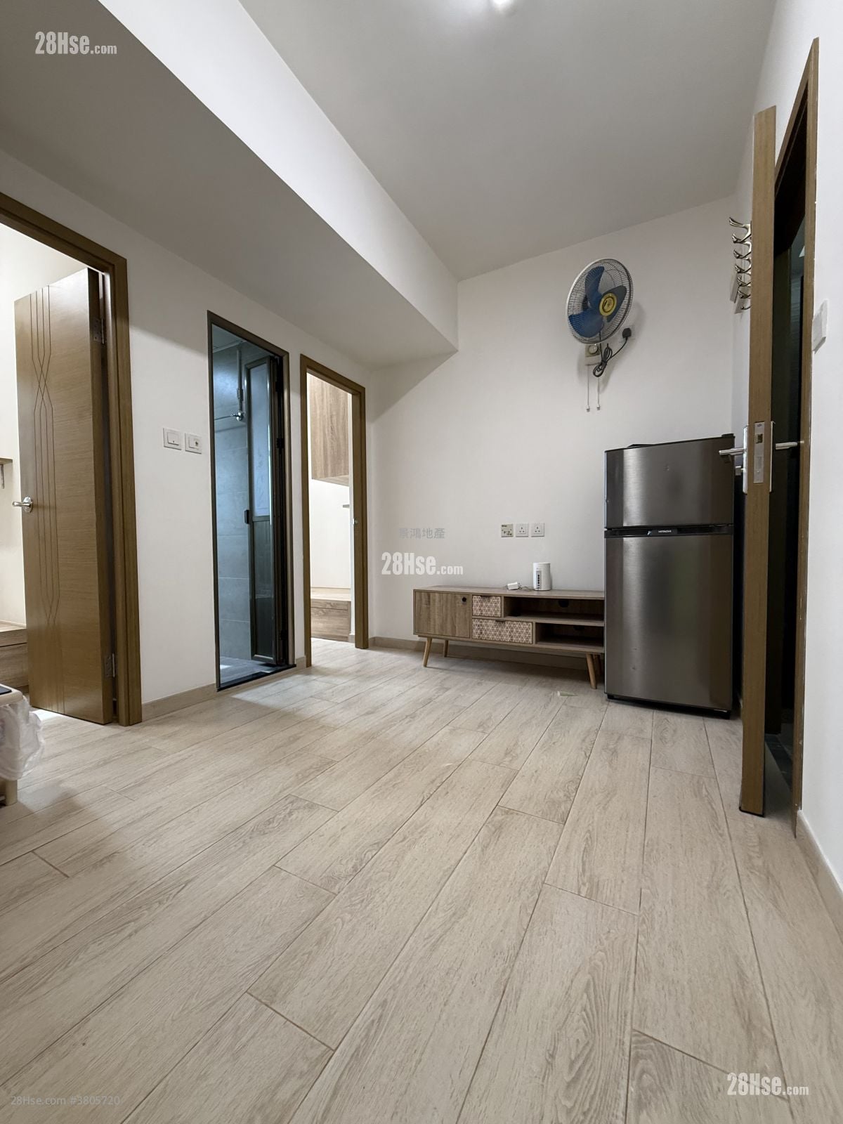 Man King Building Rental 2 Bedrooms , 1 Bathroom 280 ft²