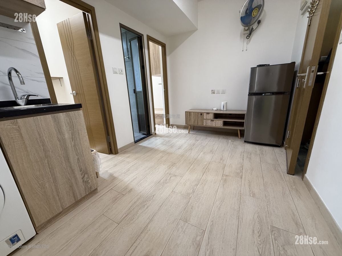 Man King Building Rental 2 Bedrooms , 1 Bathroom 280 ft²