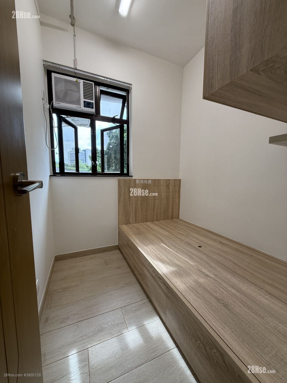 Man King Building Rental 2 Bedrooms , 1 Bathroom 280 ft²