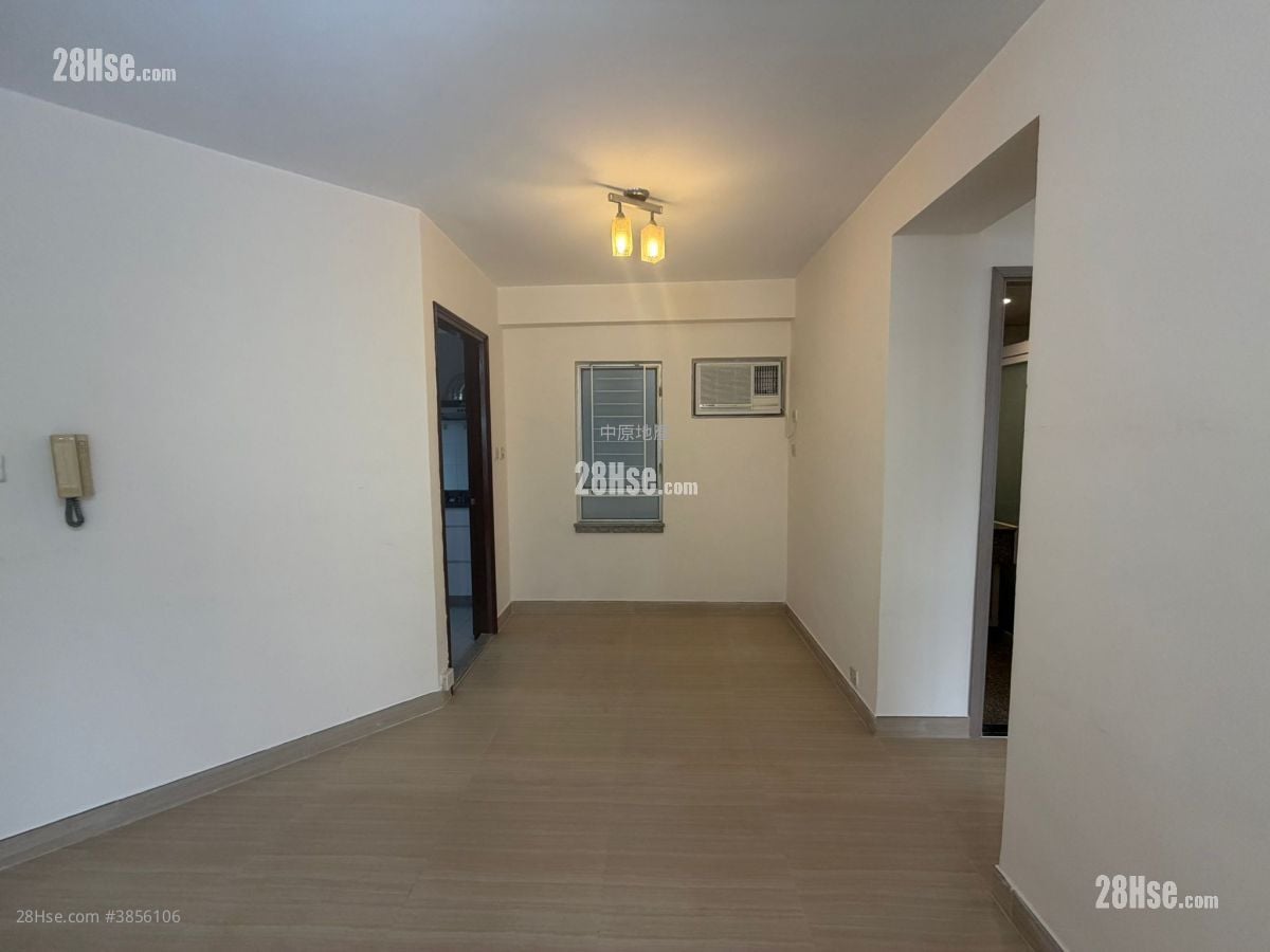 Kingswood Villas Sell 3 Bedrooms , 1 Bathroom 550 ft²