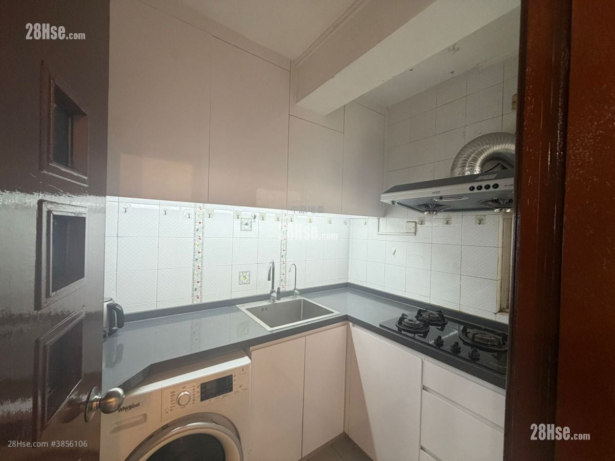 Kingswood Villas Sell 3 Bedrooms , 1 Bathroom 550 ft²