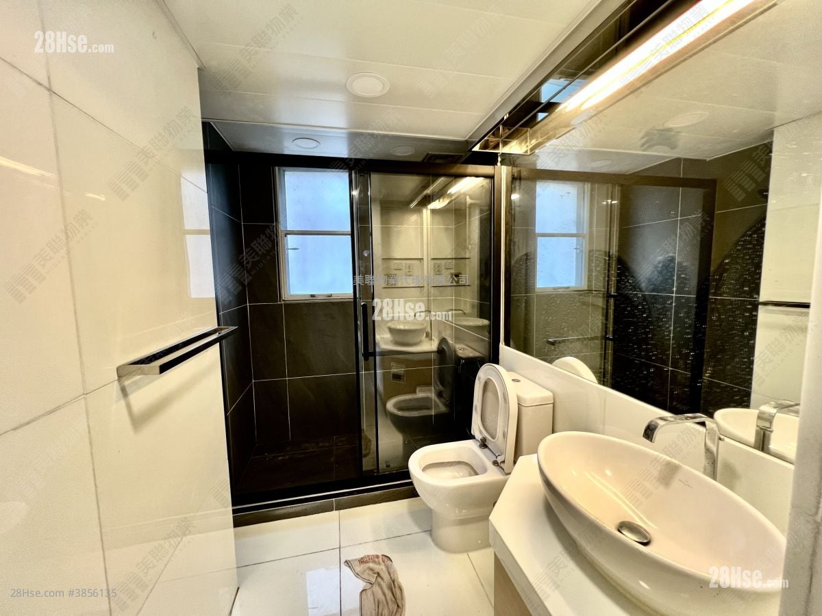 The Beverly Hills Sell 4 Bedrooms , 4 Bathrooms 1,606 ft²