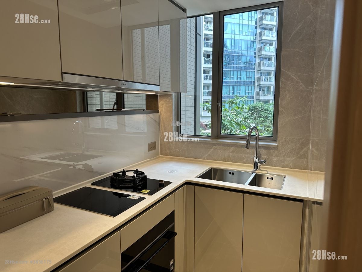 Grand Mayfair  Rental 3 Bedrooms , 2 Bathrooms 745 ft²