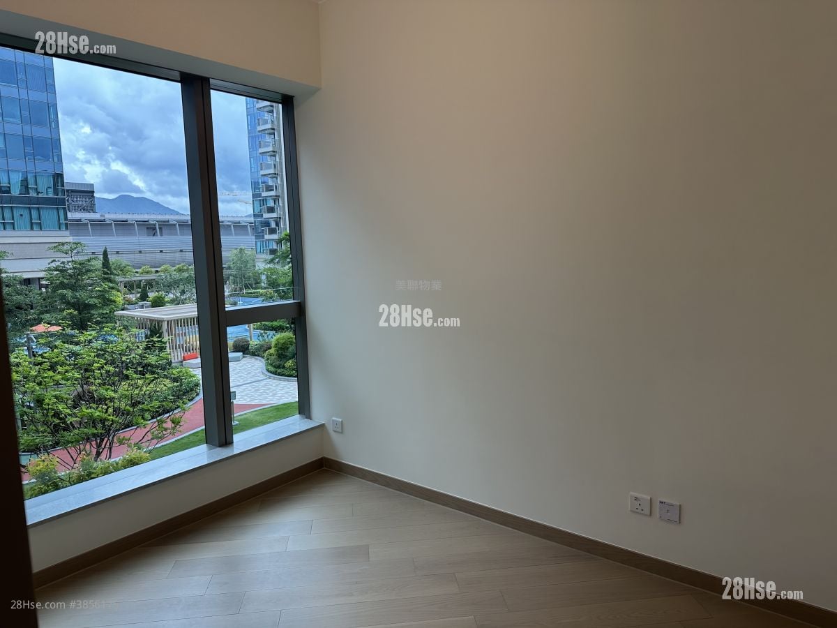 Grand Mayfair  Rental 3 Bedrooms , 2 Bathrooms 745 ft²