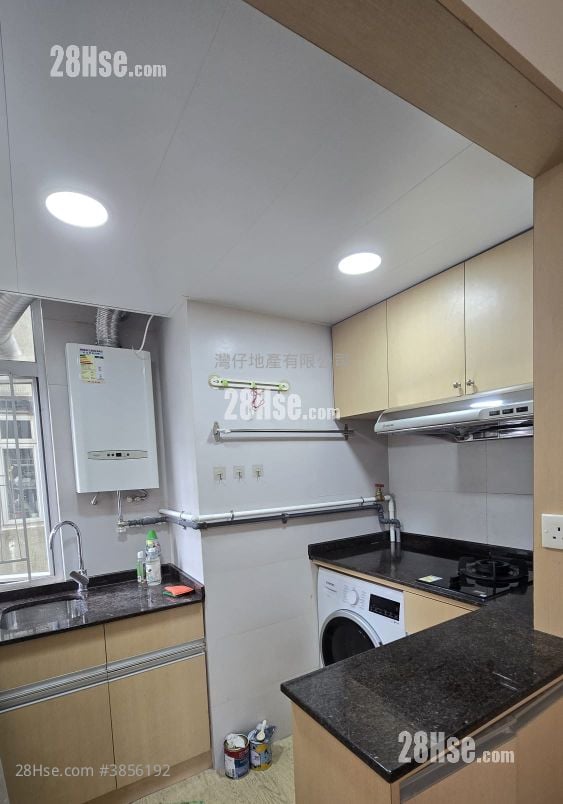 Causeway Centre Rental 2 Bedrooms , 1 Bathroom 302 ft²