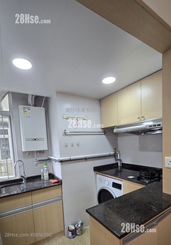Causeway Centre Rental 2 Bedrooms , 1 Bathroom 302 ft²