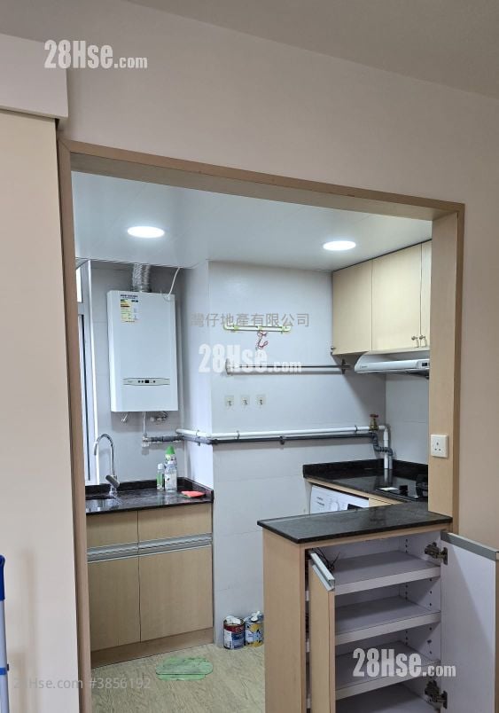 Causeway Centre Rental 2 Bedrooms , 1 Bathroom 302 ft²