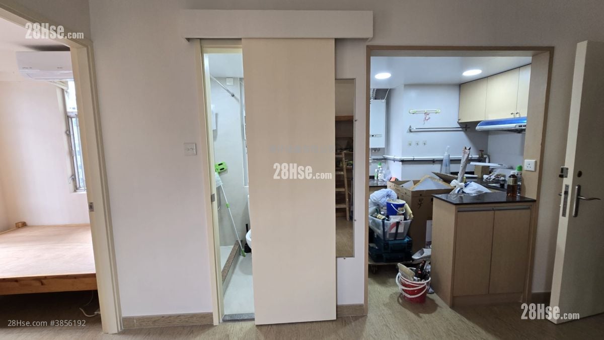 Causeway Centre Rental 2 Bedrooms , 1 Bathroom 302 ft²