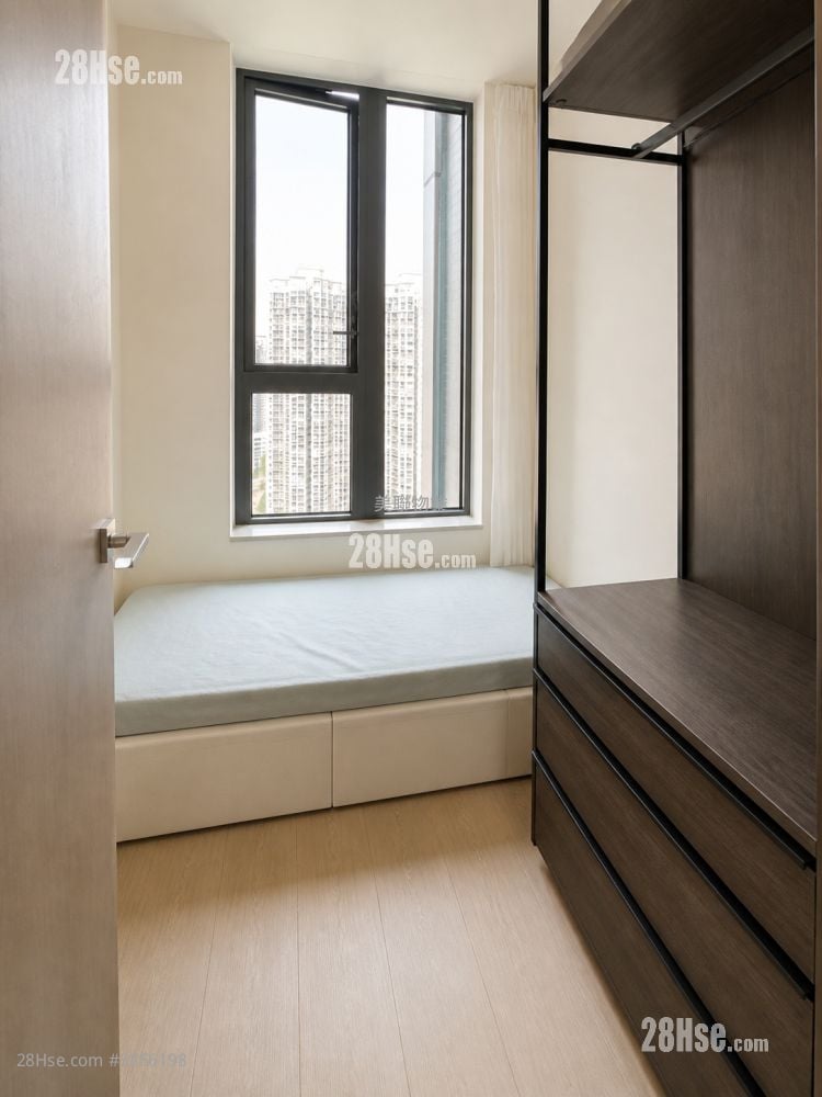 Yoho West Sell 3 Bedrooms 568 ft²