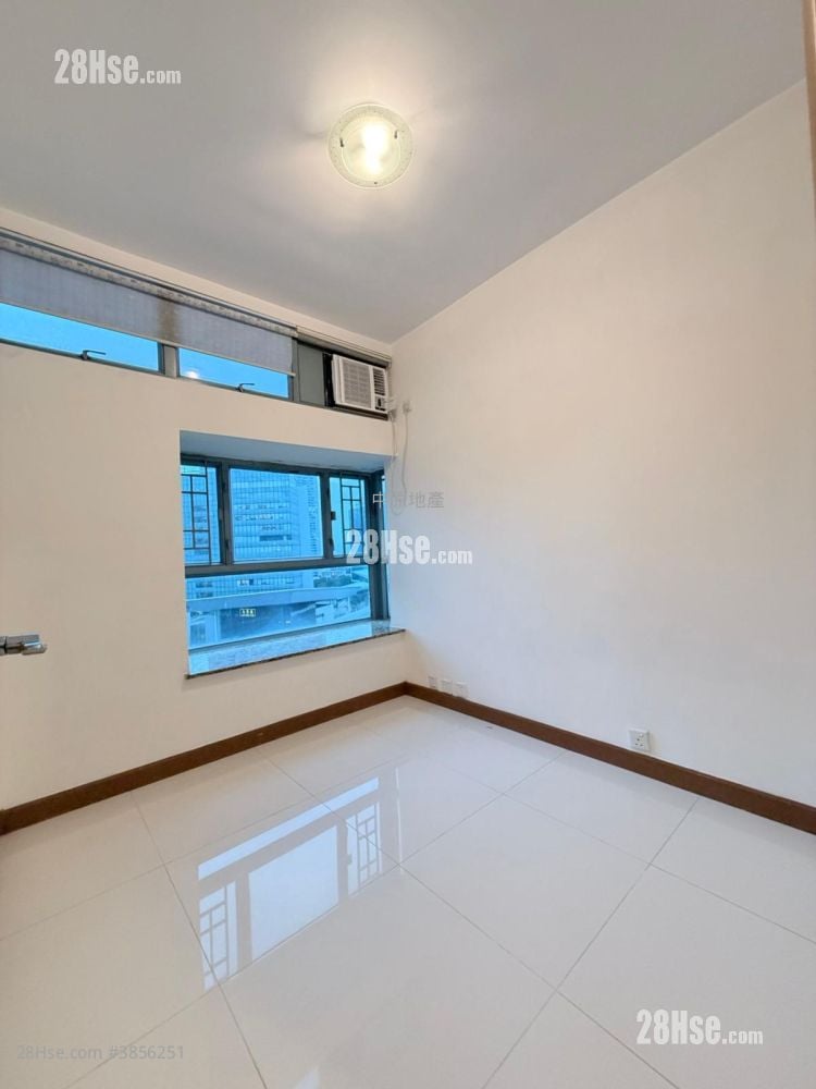 Tung Chung Crescent Sell 2 Bedrooms 544 ft²