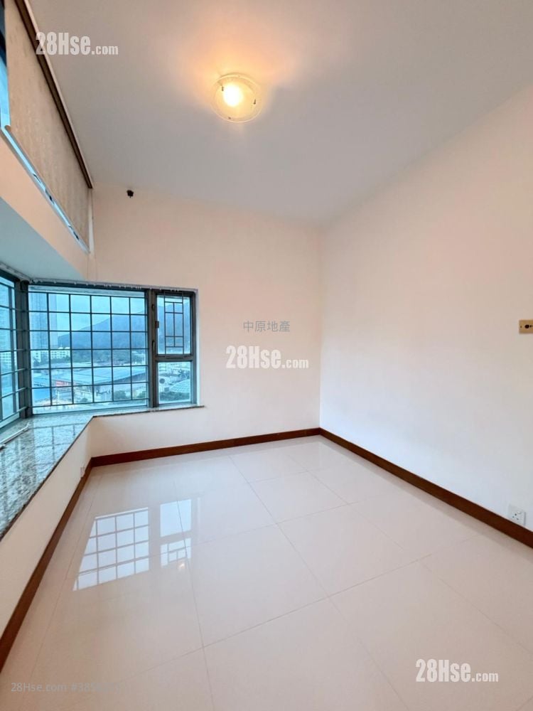 Tung Chung Crescent Sell 2 Bedrooms 544 ft²