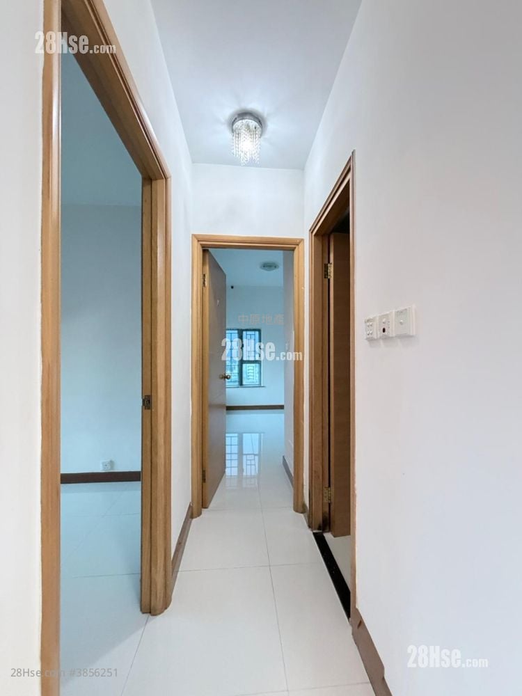 Tung Chung Crescent Sell 2 Bedrooms 544 ft²