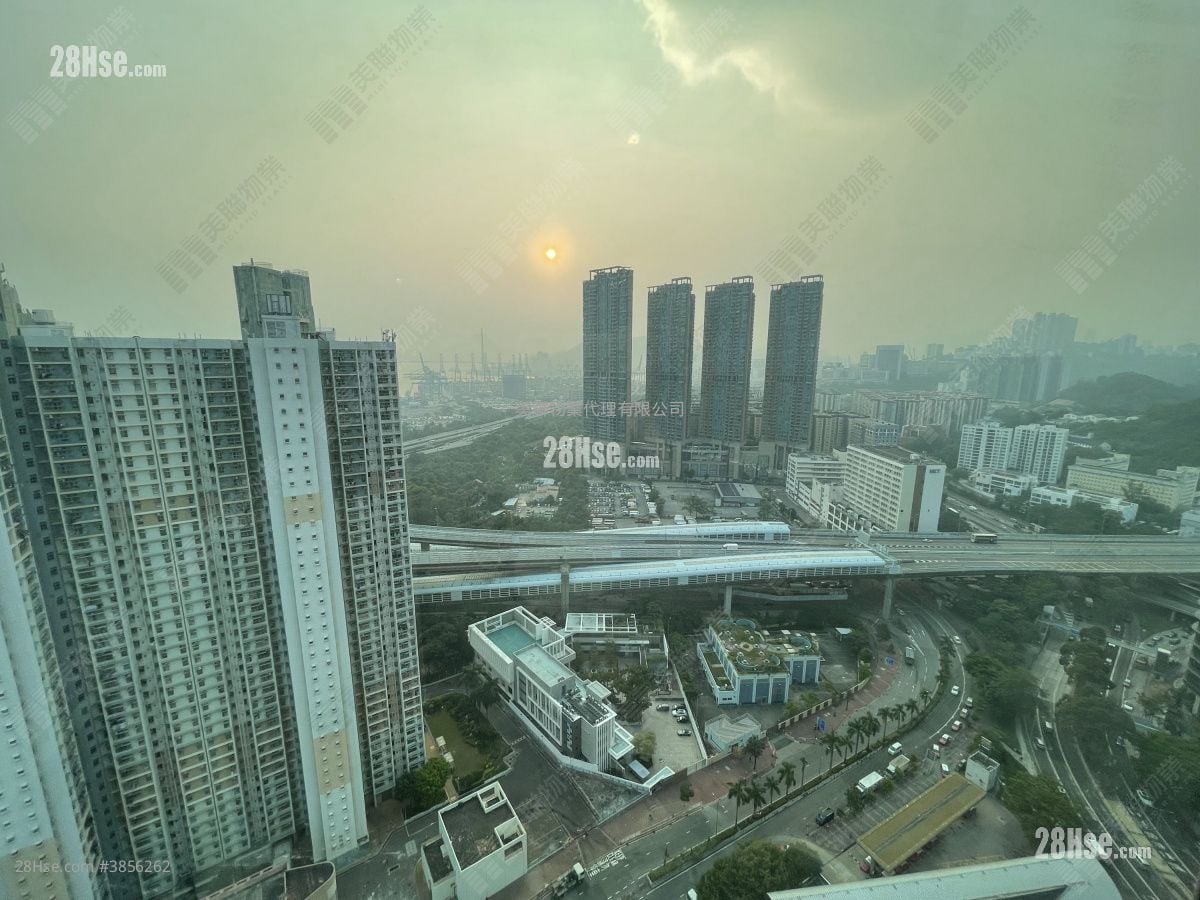One West Kowloon Sell 3 Bedrooms , 2 Bathrooms 877 ft²