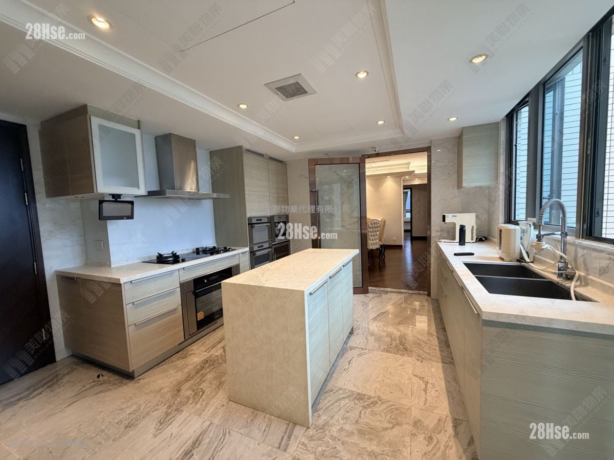 Mayfair By The Sea Rental 4 Bedrooms , 4 Bathrooms 2,037 ft²