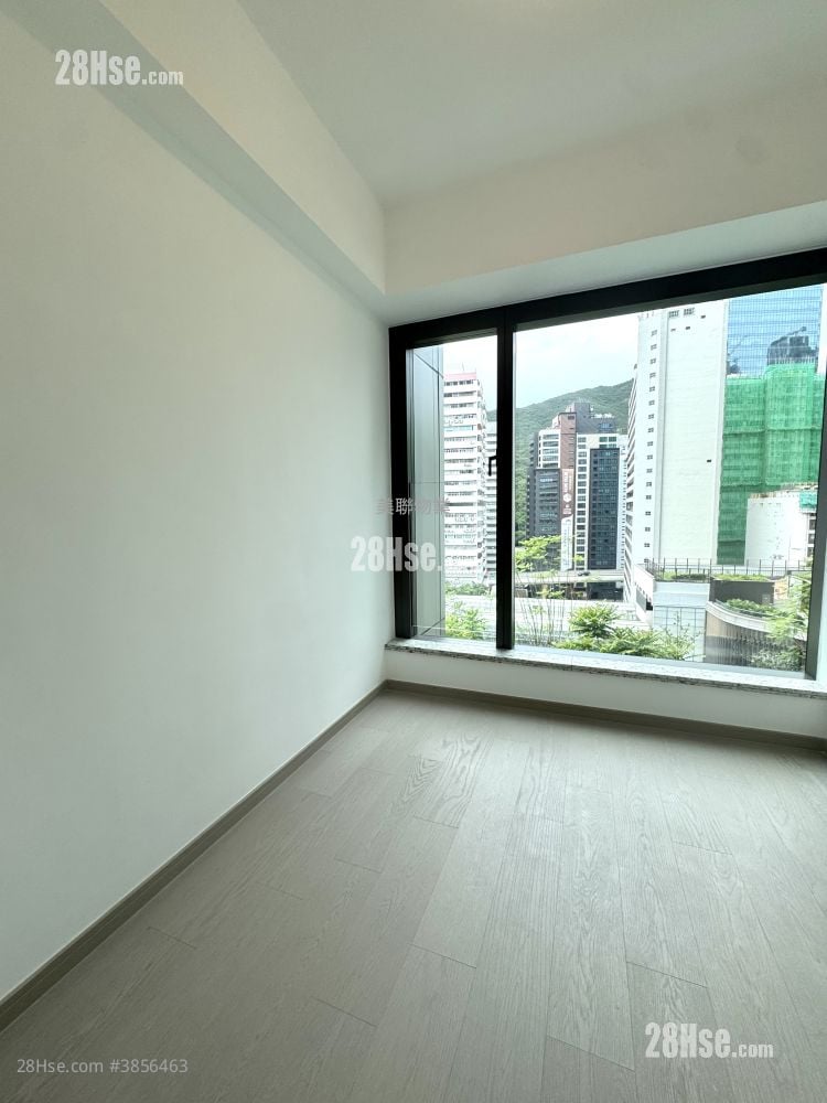 The Southside Sell 3 Bedrooms , 2 Bathrooms 972 ft²