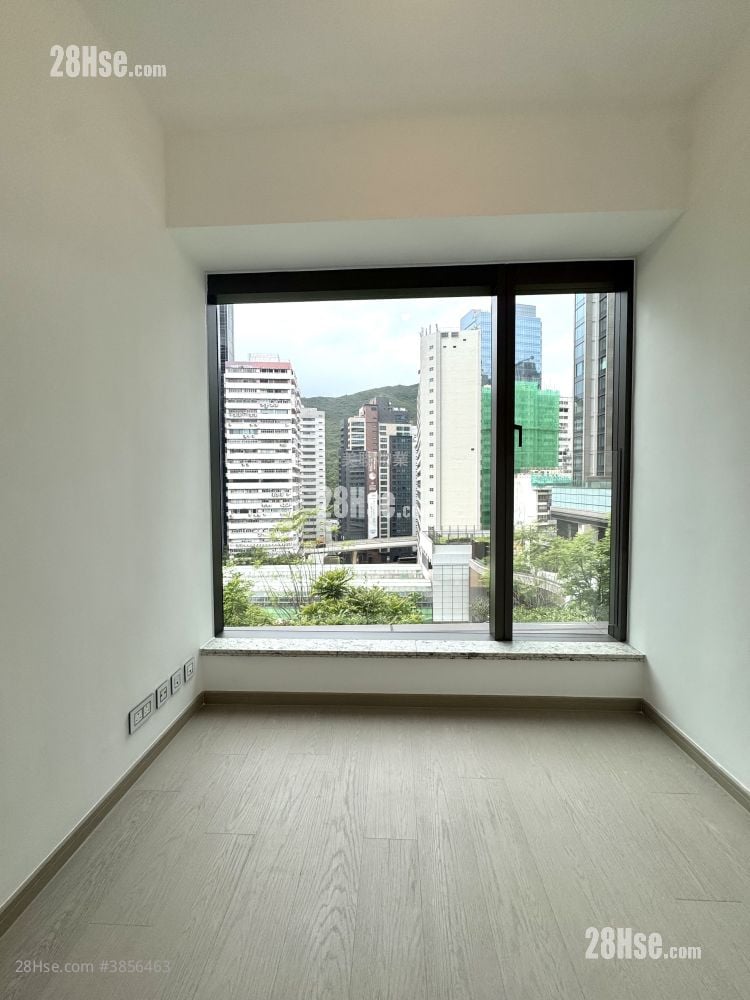 The Southside Sell 3 Bedrooms , 2 Bathrooms 972 ft²