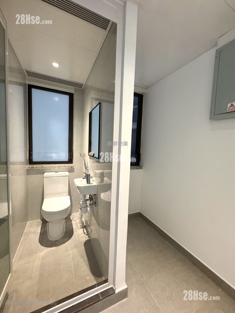The Southside Sell 3 Bedrooms , 2 Bathrooms 972 ft²