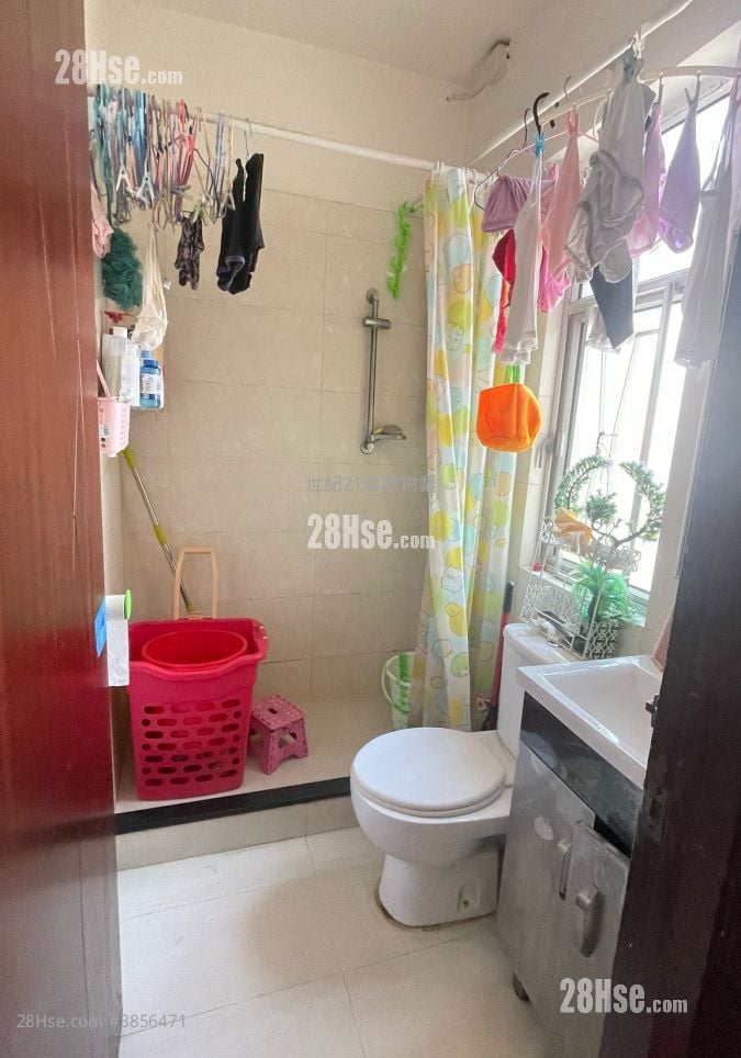 Kam Ha Court Sell 2 Bedrooms , 1 Bathroom 337 ft²