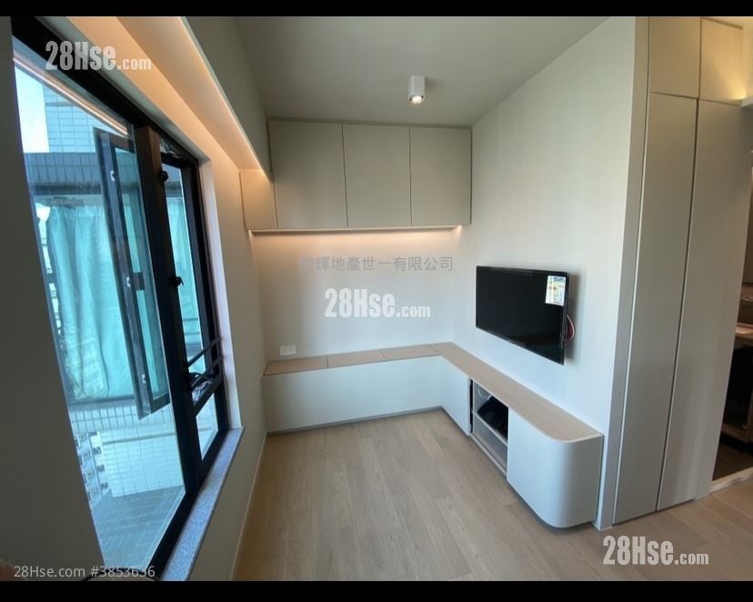City 18 Sell 1 Bedroom , 1 Bathroom 319 ft²