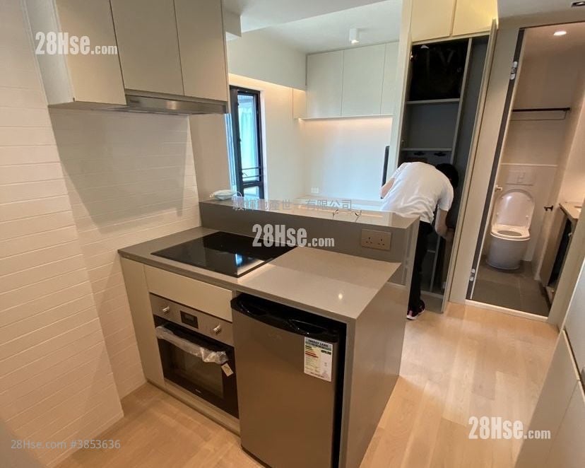 City 18 Sell 1 Bedroom , 1 Bathroom 319 ft²