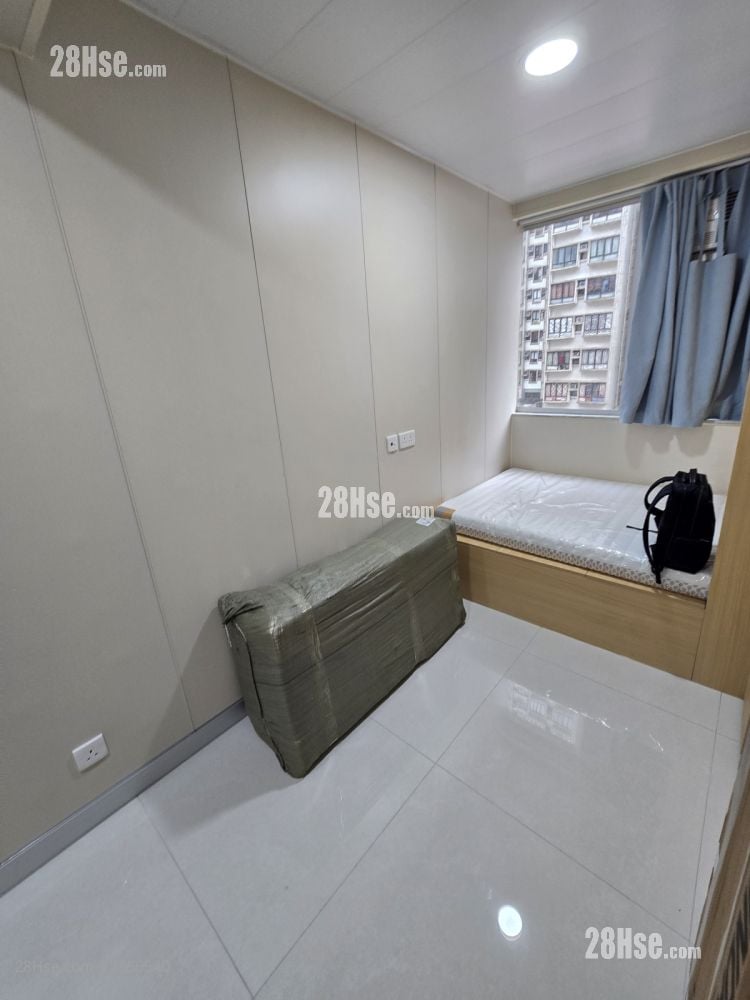 Ying Wong House Rental Studio , 1 Bathroom 148 ft²