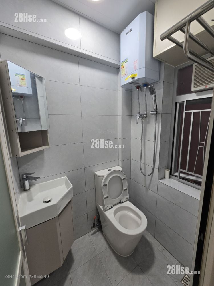 Ying Wong House Rental Studio , 1 Bathroom 148 ft²