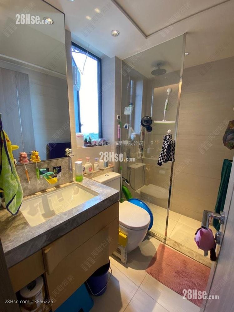 Twin Regency Rental 2 Bedrooms , 1 Bathroom 487 ft²