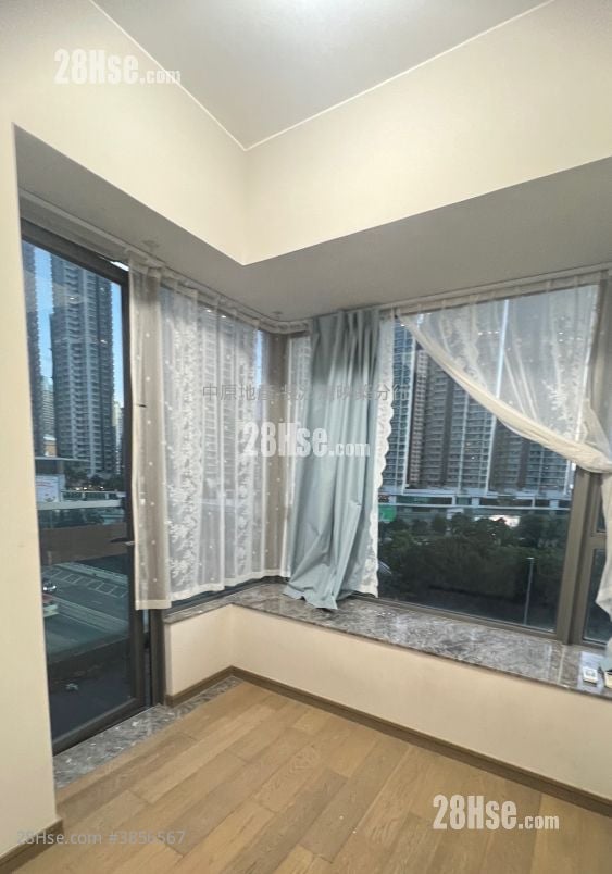 Park One Sell 2 Bedrooms 327 ft²