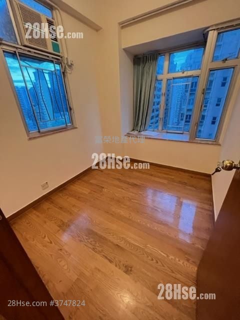 Hung Wai Building Rental 2 Bedrooms , 1 Bathroom 305 ft²
