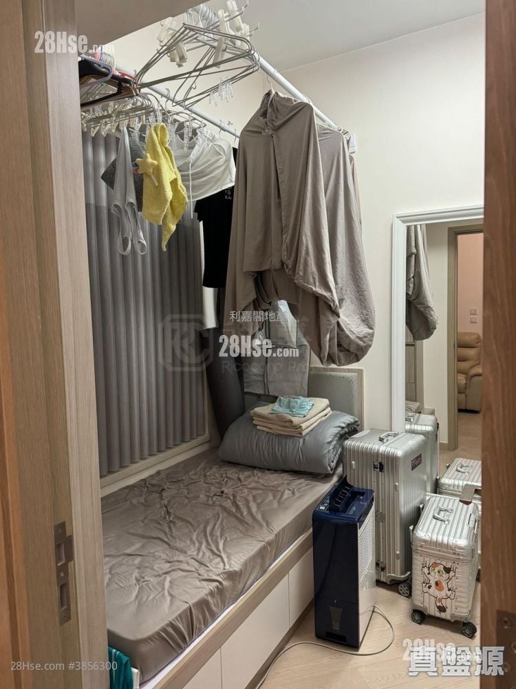 Wetland Seasons Park Rental 3 Bedrooms , 1 Bathroom 516 ft²