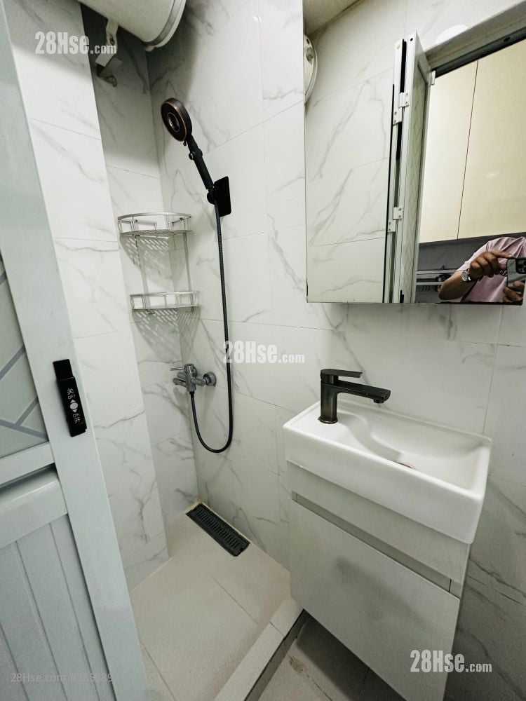 Apartment Rental Studio , 1 Bathroom 130 ft²