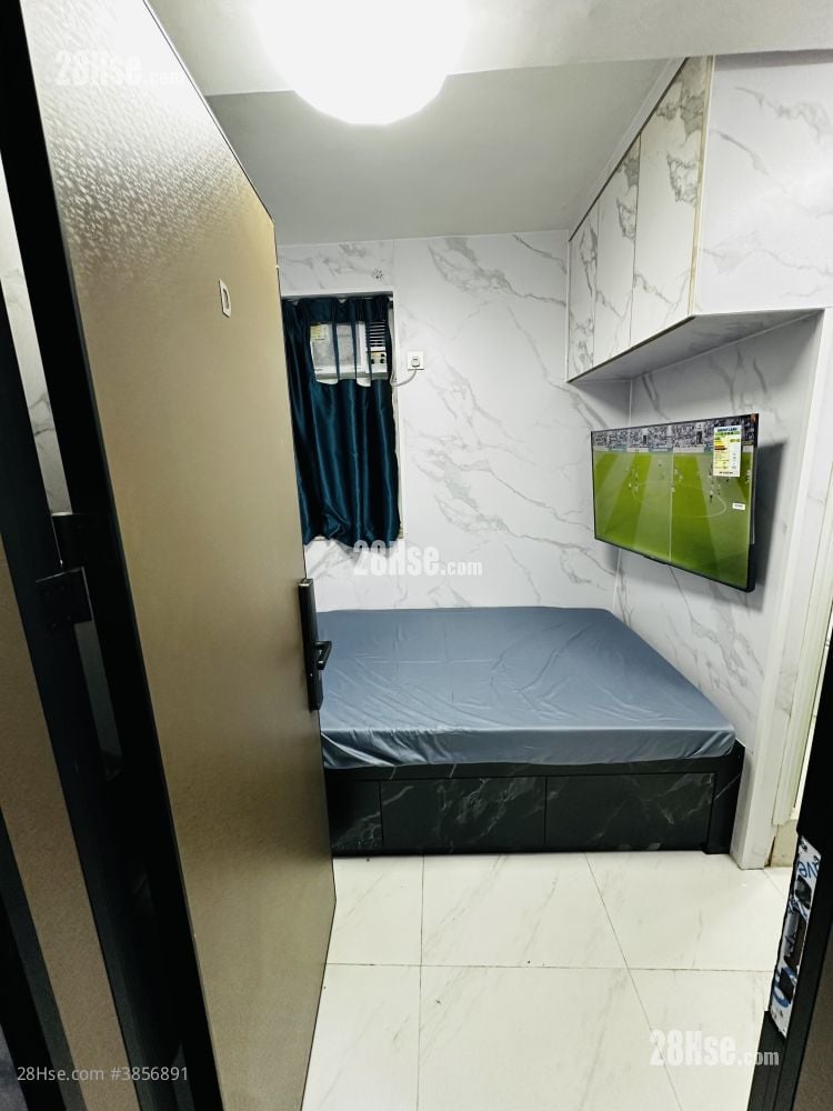 Apartment Rental Studio , 1 Bathroom 130 ft²