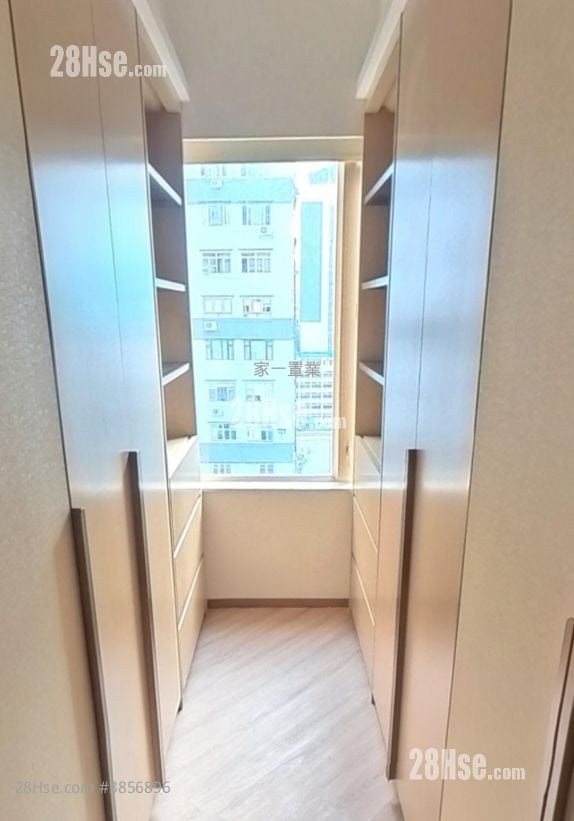 Kerin Court Rental 3 Bedrooms , 2 Bathrooms 1,152 ft²