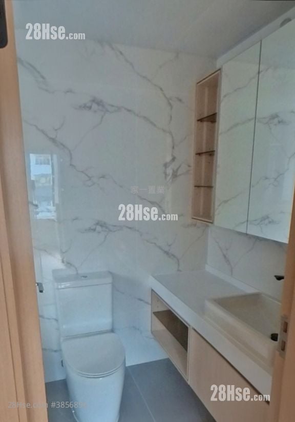 Kerin Court Rental 3 Bedrooms , 2 Bathrooms 1,152 ft²