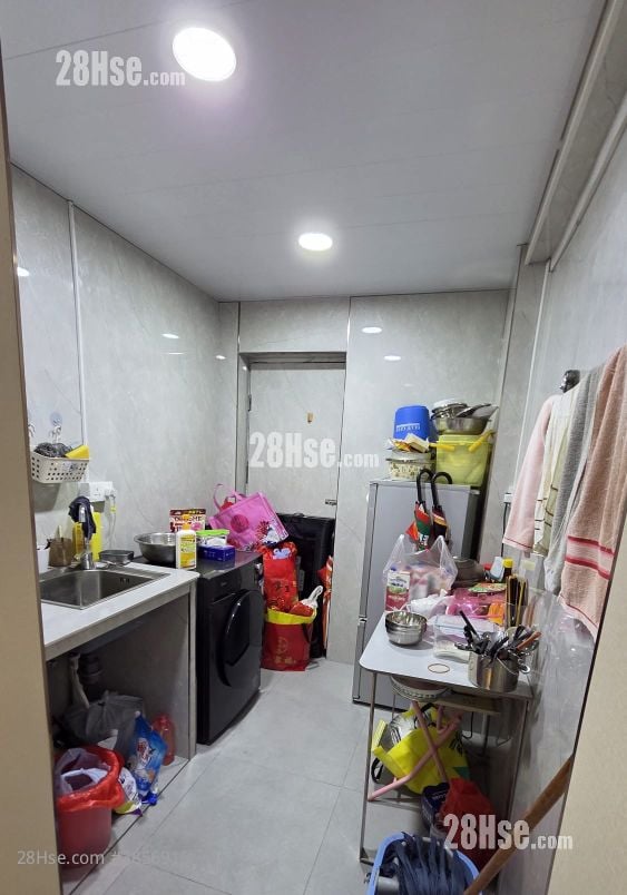 Apartment Sell 2 Bedrooms , 1 Bathroom 463 ft²