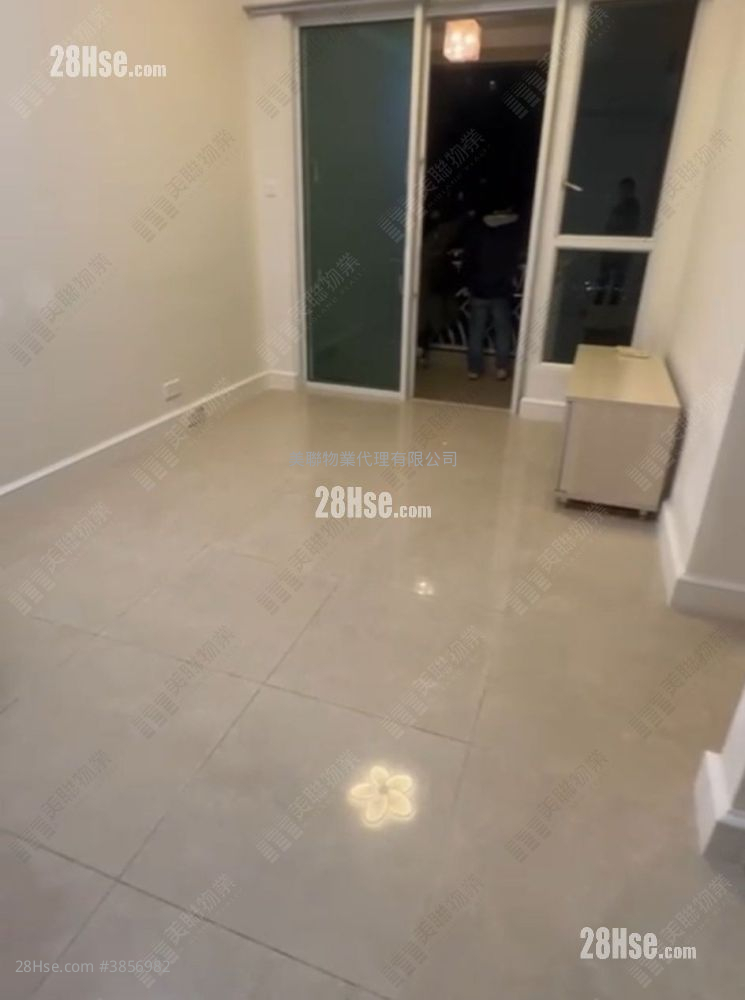 The Capitol Sell 2 Bedrooms , 1 Bathroom 519 ft²