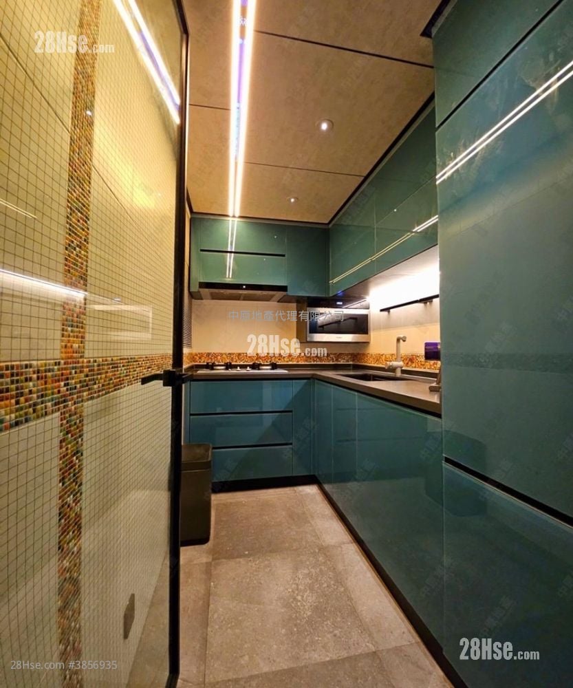 Sun Yuen Long Centre Sell 2 Bedrooms 466 ft²