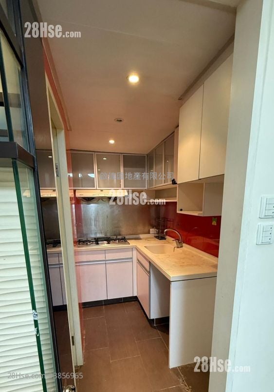 Lucky Plaza Sell 2 Bedrooms , 1 Bathroom 443 ft²