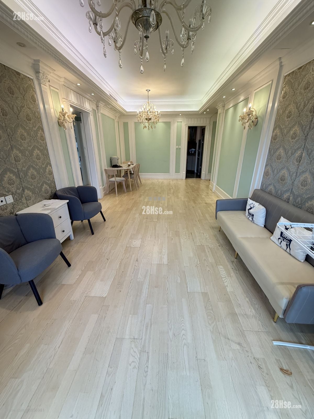 Grand Austin Rental 4 Bedrooms , 2 Bathrooms 1,127 ft²
