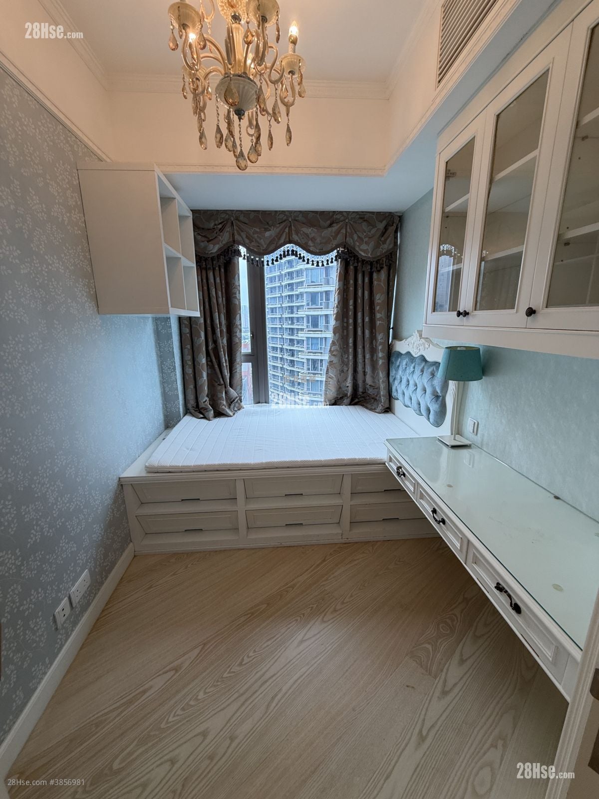 Grand Austin Rental 4 Bedrooms , 2 Bathrooms 1,127 ft²