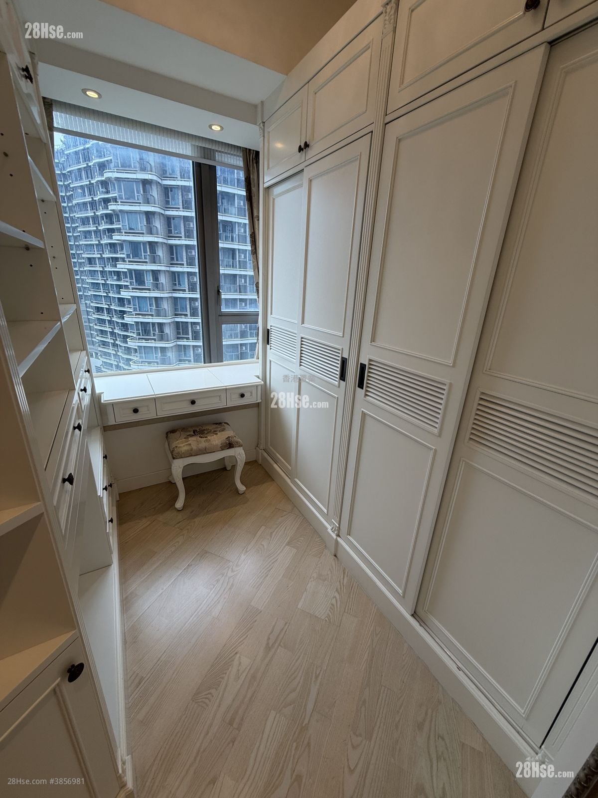 Grand Austin Rental 4 Bedrooms , 2 Bathrooms 1,127 ft²