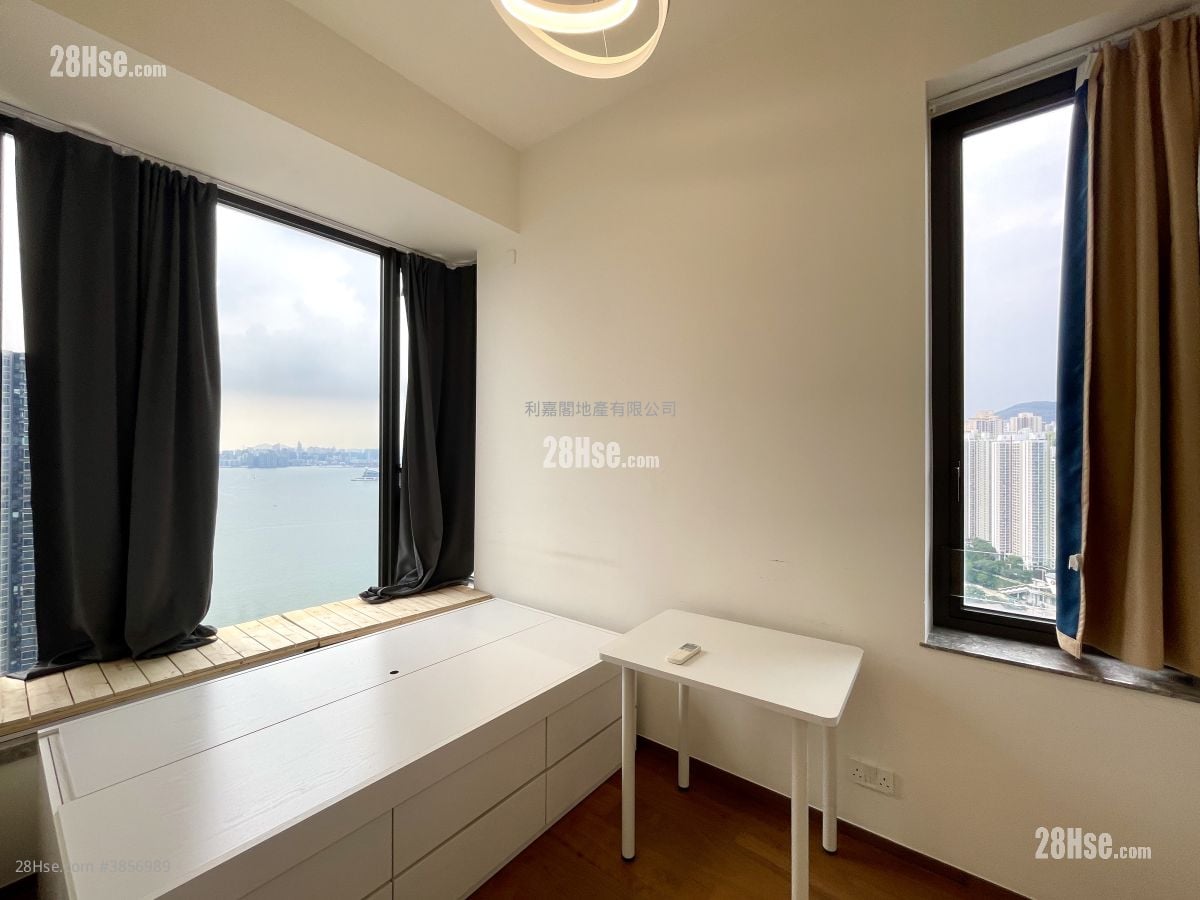 Maya Sell 2 Bedrooms 547 ft²