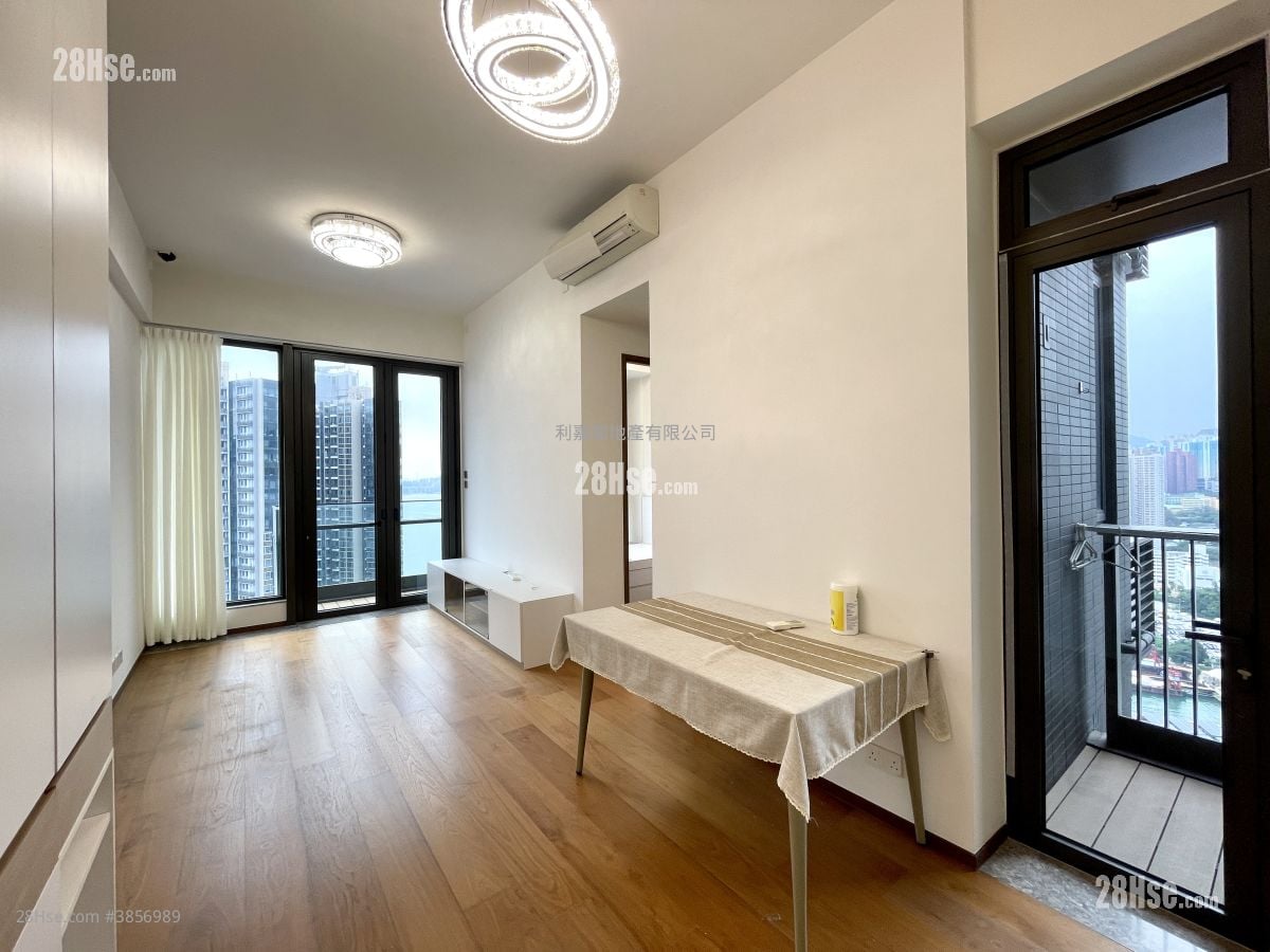 Maya Sell 2 Bedrooms 547 ft²