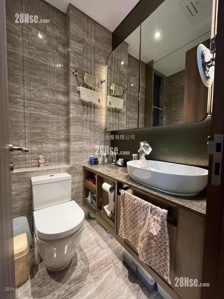 Maya Sell 2 Bedrooms 547 ft²