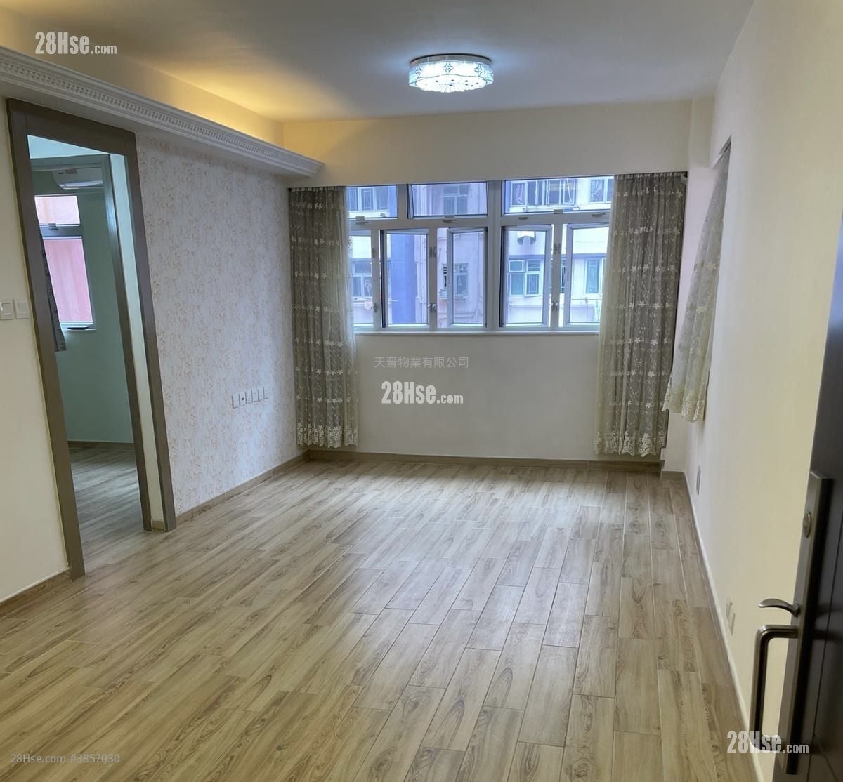 Sung Shun House  Sell 3 Bedrooms , 2 Bathrooms 616 ft²